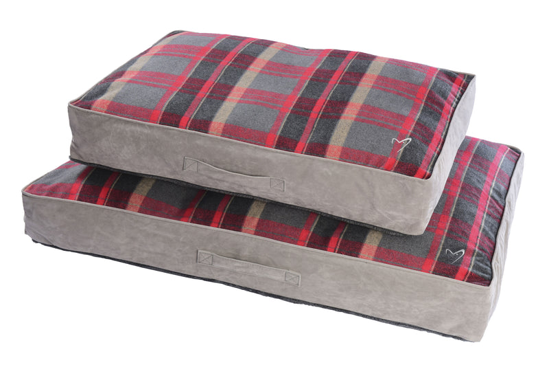 Camden Sleeper Medium (56x81x13cm) Red Check