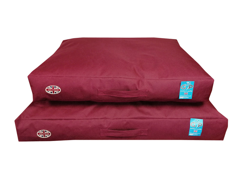 Outdoor Sleeper Medium (56x81x13cm) Wine